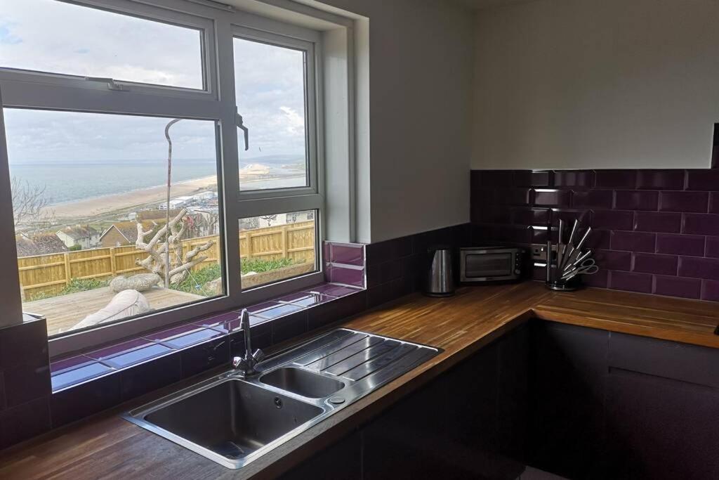 Jurassic View 3 Bed House With Hot Tub Villa Castletown  Exterior photo